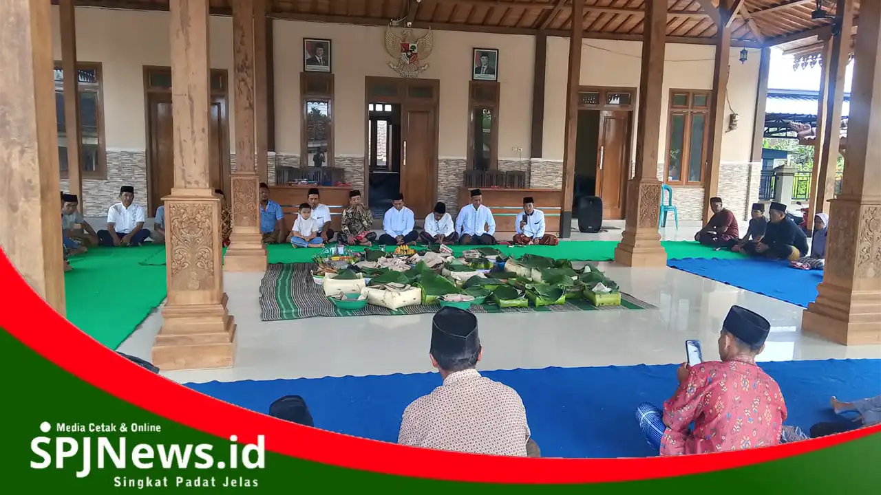 Bersih Desa Sambirobyong: Guyub Rukun Mbangun Deso